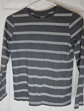 Boy's Long Sleeved Tshirt.  Size 10